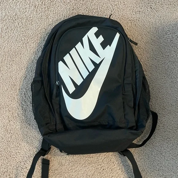 NIKE Sportswear Hayward Unisex Black Backpack - Picture 2 of 9
